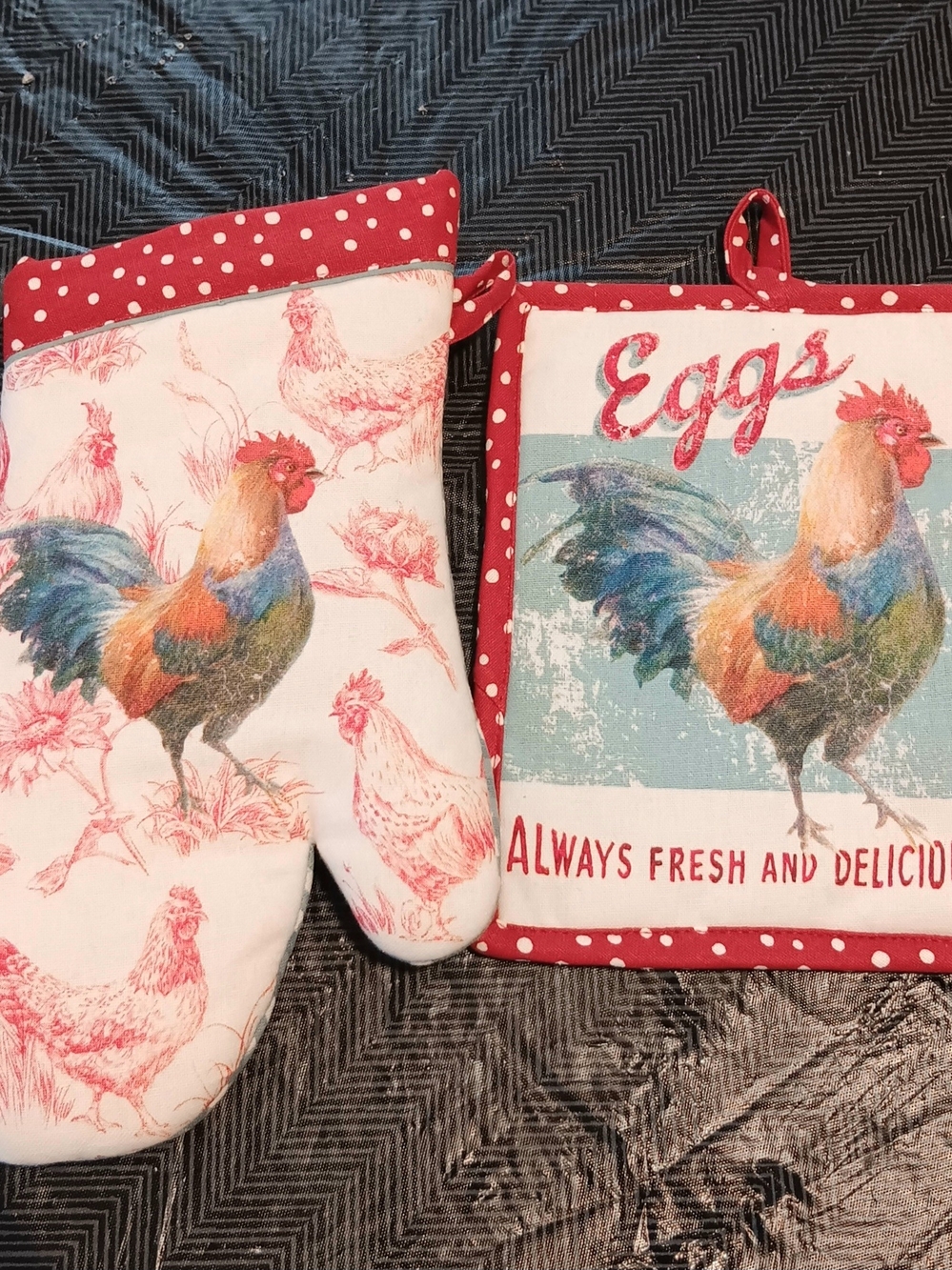 Rooster Kitchen Oven Mitt and Pot Holder Set - Red